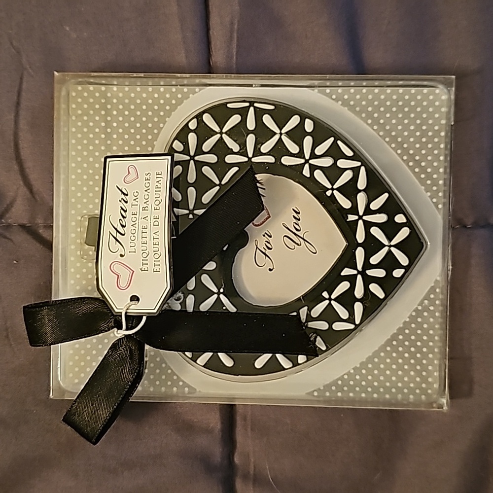 Kate Aspen Heart luggage tag